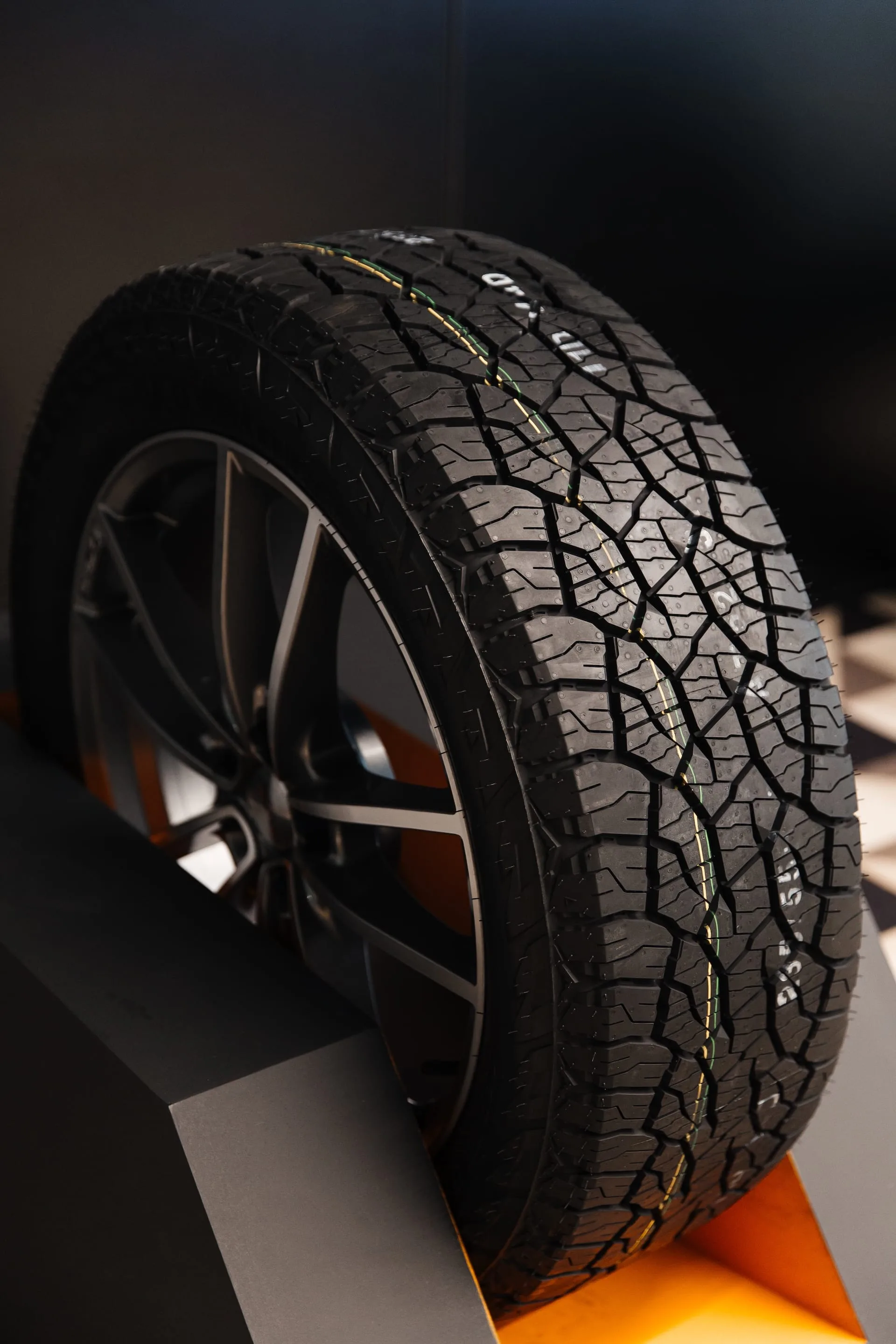 Шина KUMHO TIRE — протектор AT