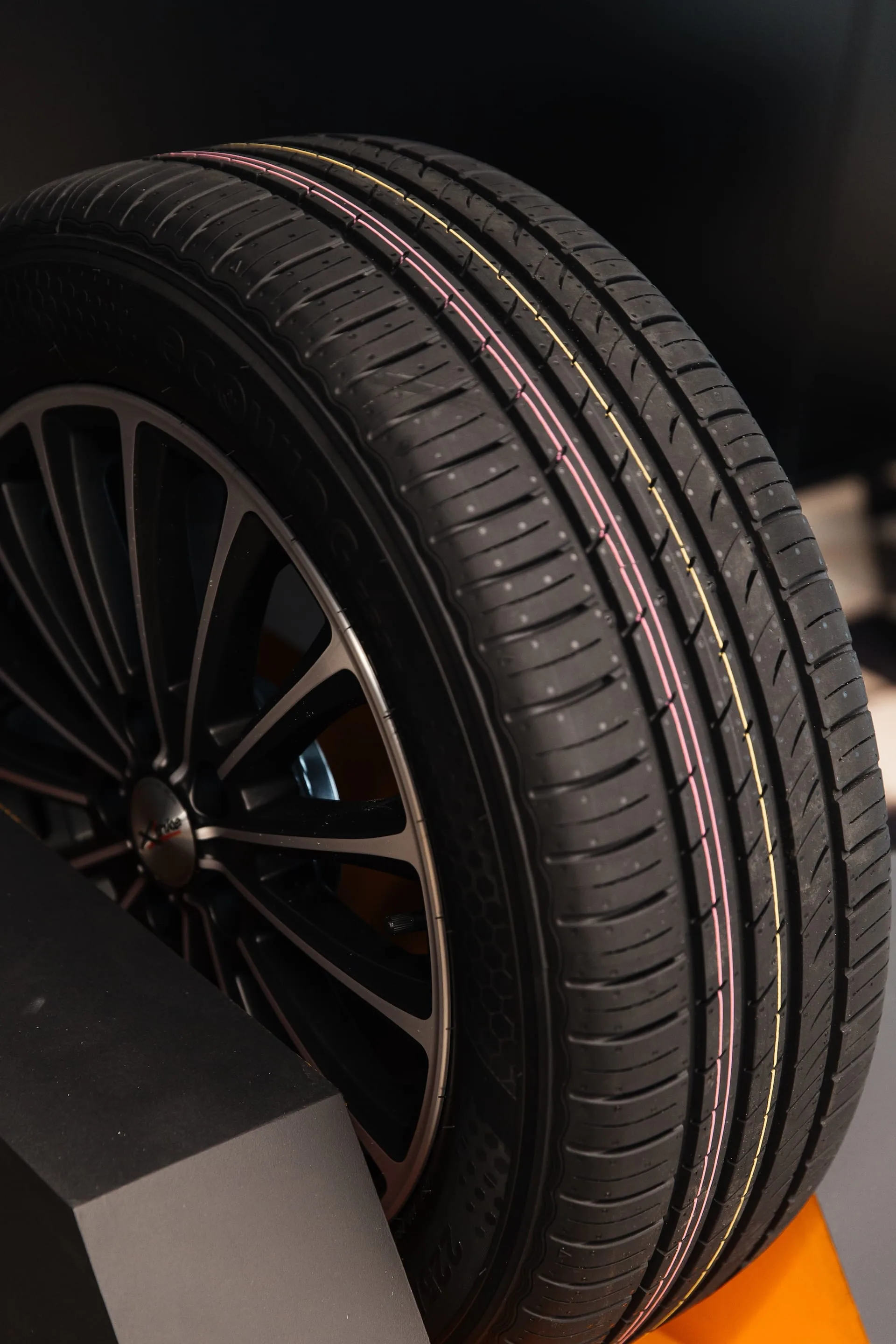 Шина KUMHO TIRE — летний протектор