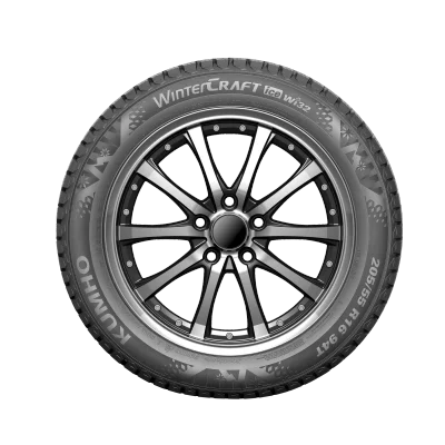 Kumho WI32 WinterCraft ice, вид спереди