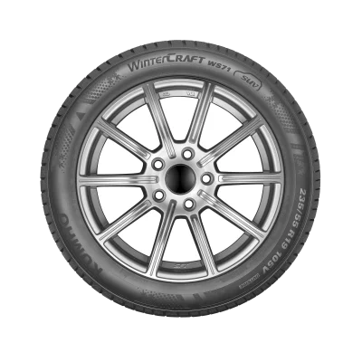 Kumho WS71 WinterCraft, вид спереди